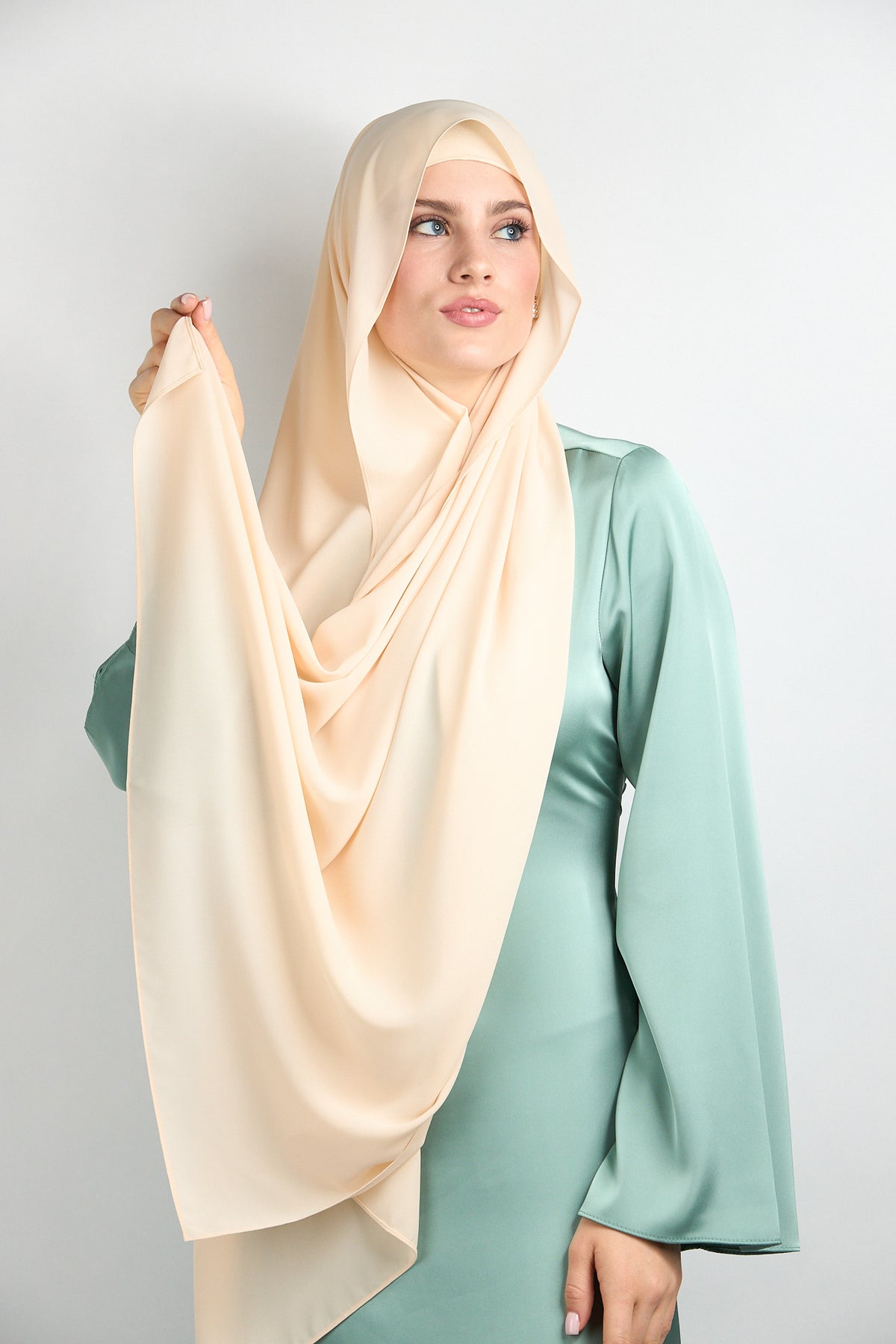 Diamond Chiffon Hijab with Matching Undercap Bone Beige 1