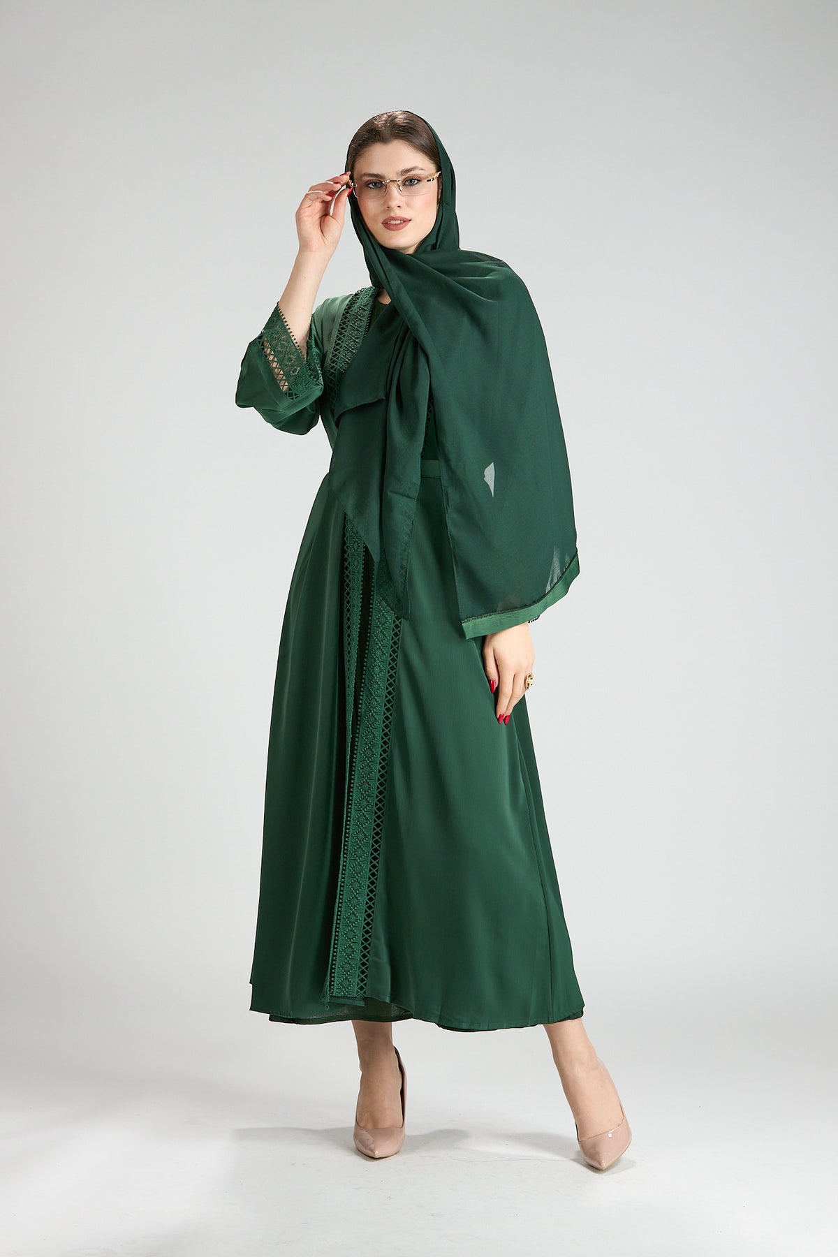 Renad Emerald Green Embroidered 3-Piece Abaya