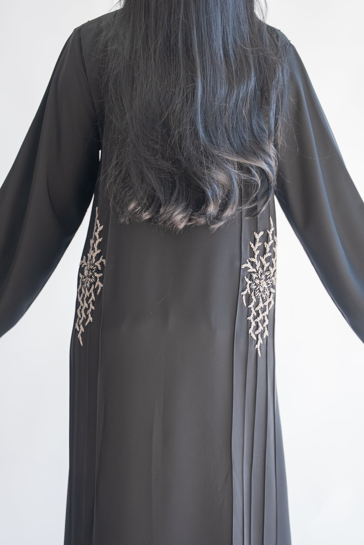 Gorgena Black Embroidered Pleated Nida Abaya