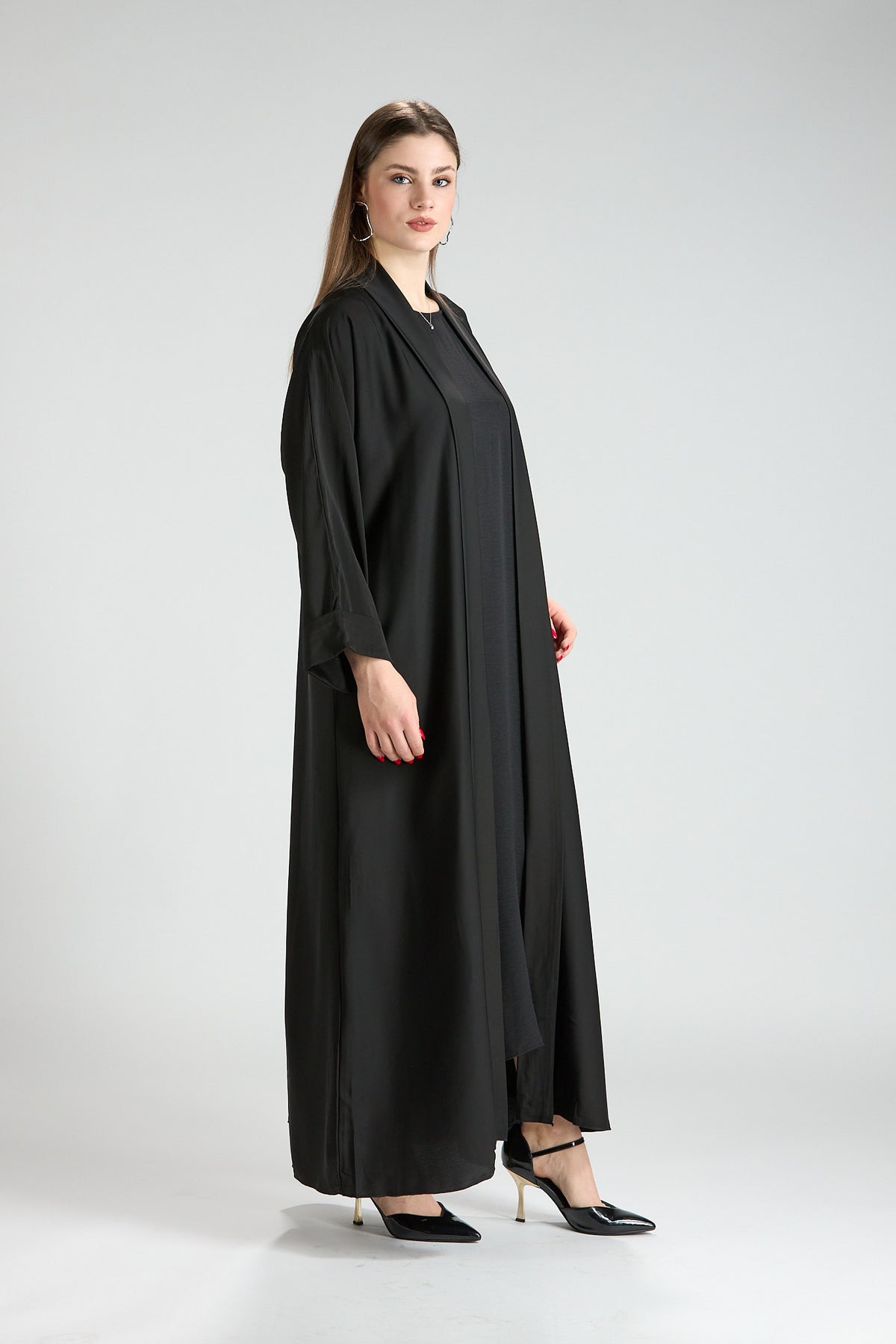 Noor Black Belted V-Neck 3-Piece Abaya