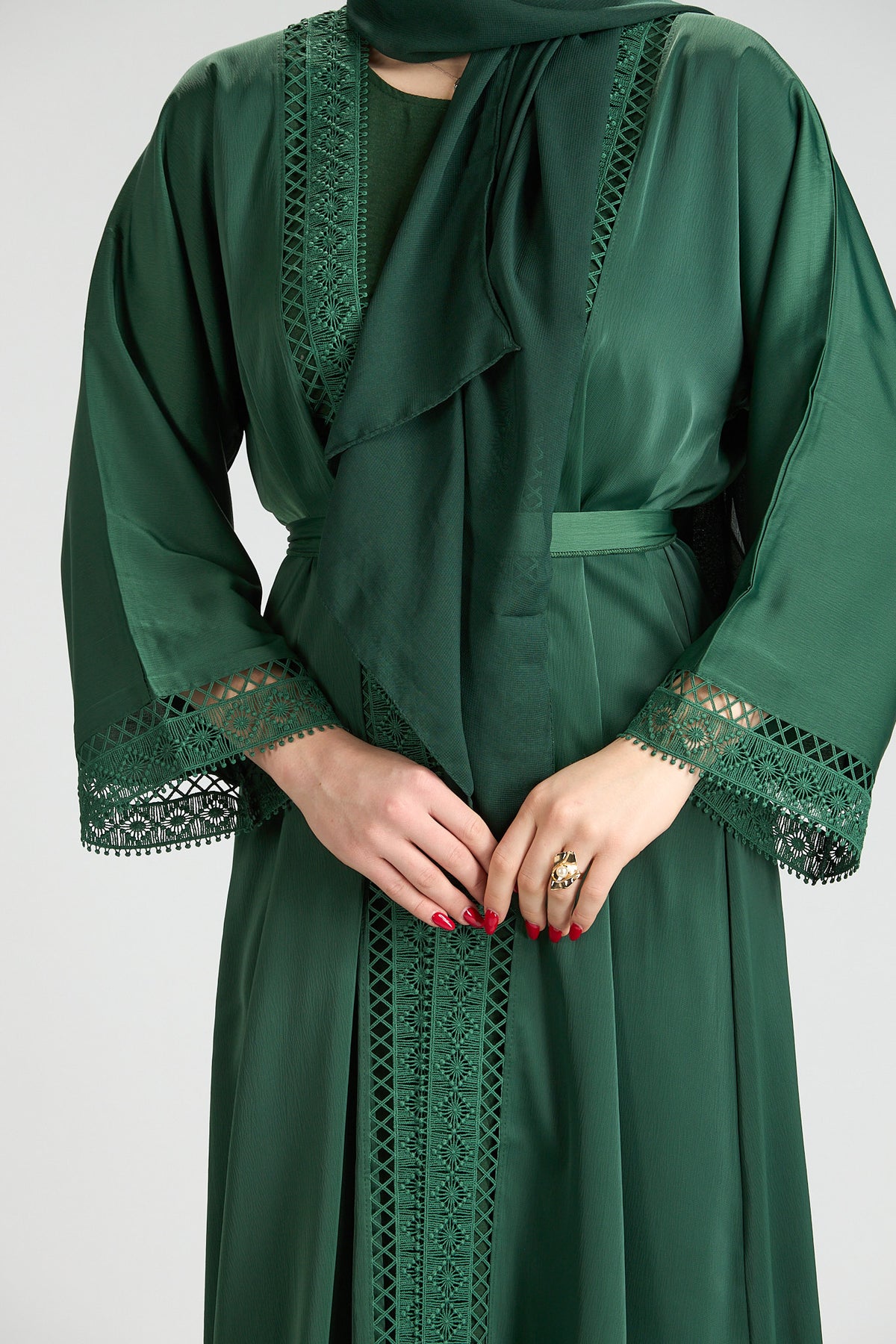 Renad Emerald Green Embroidered 3-Piece Abaya