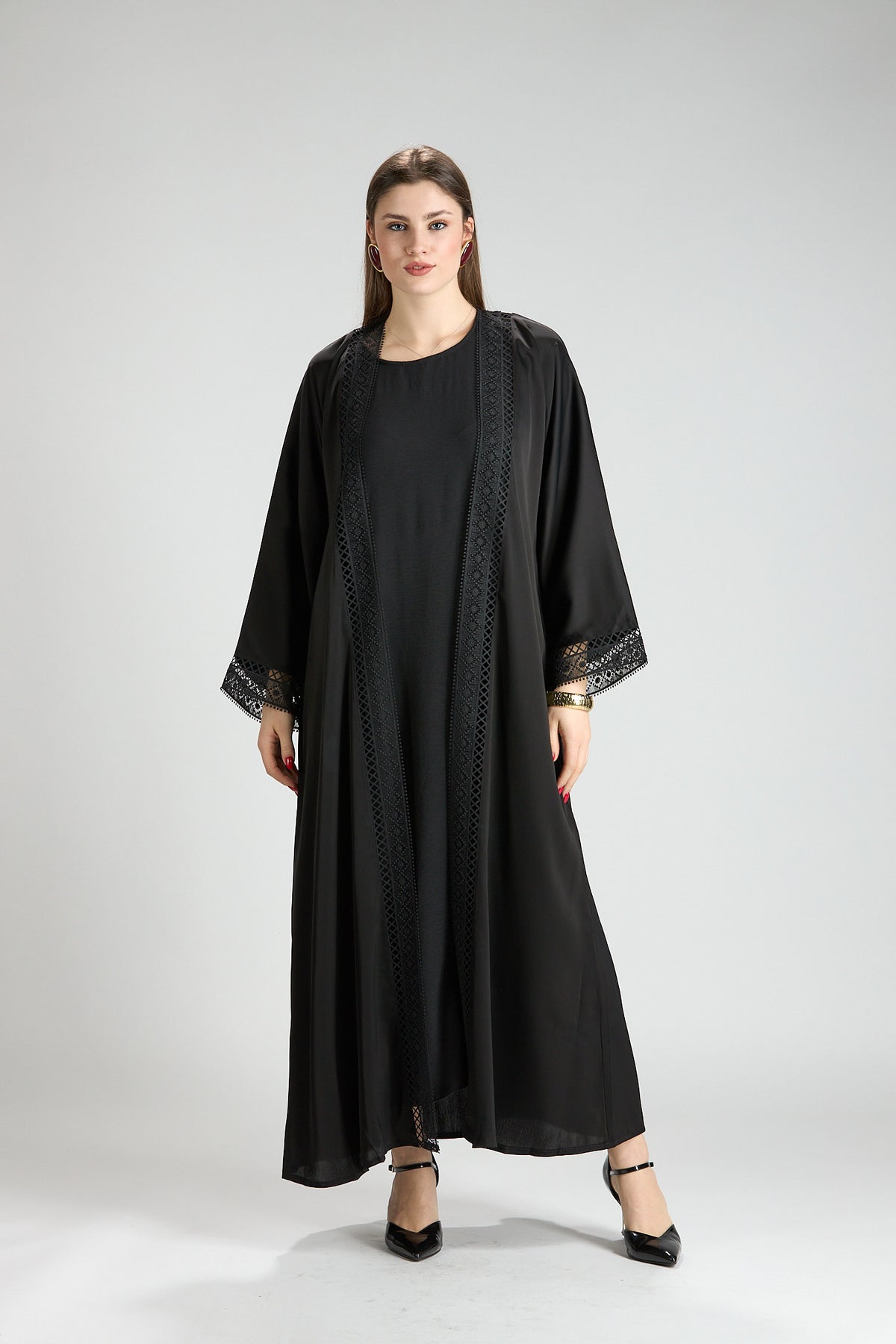 Renad Black Embroidered 3-Piece Abaya