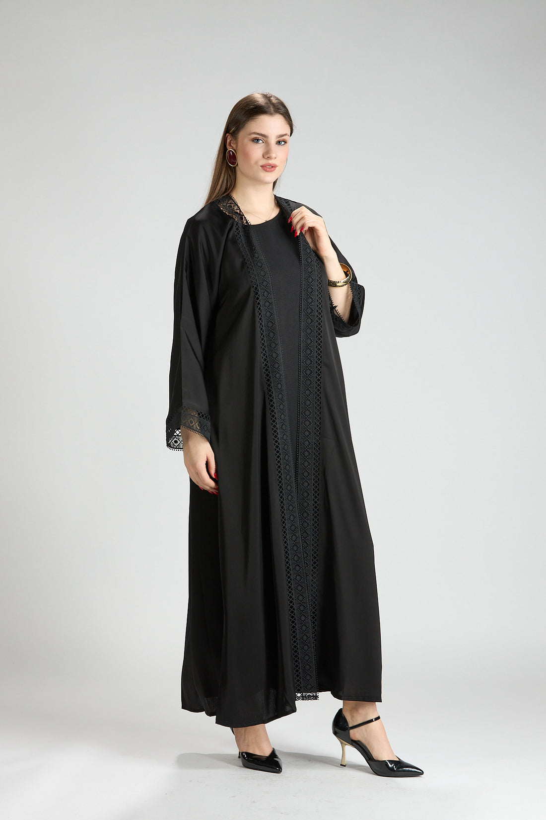 Renad Black Embroidered 3-Piece Abaya