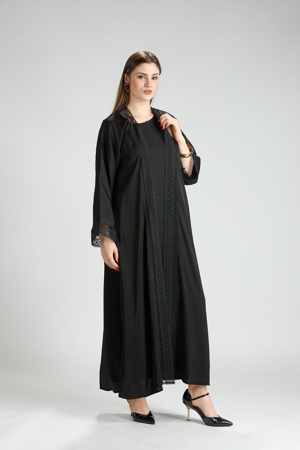 Renad Black Embroidered 3-Piece Abaya