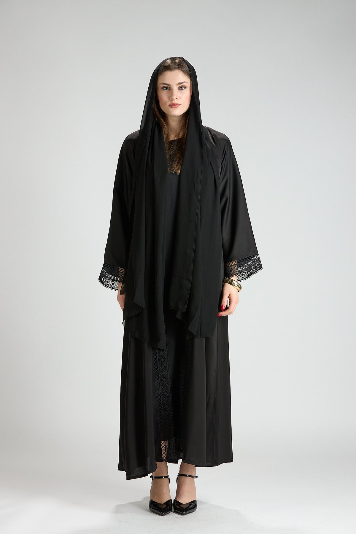 Renad Black Embroidered 3-Piece Abaya