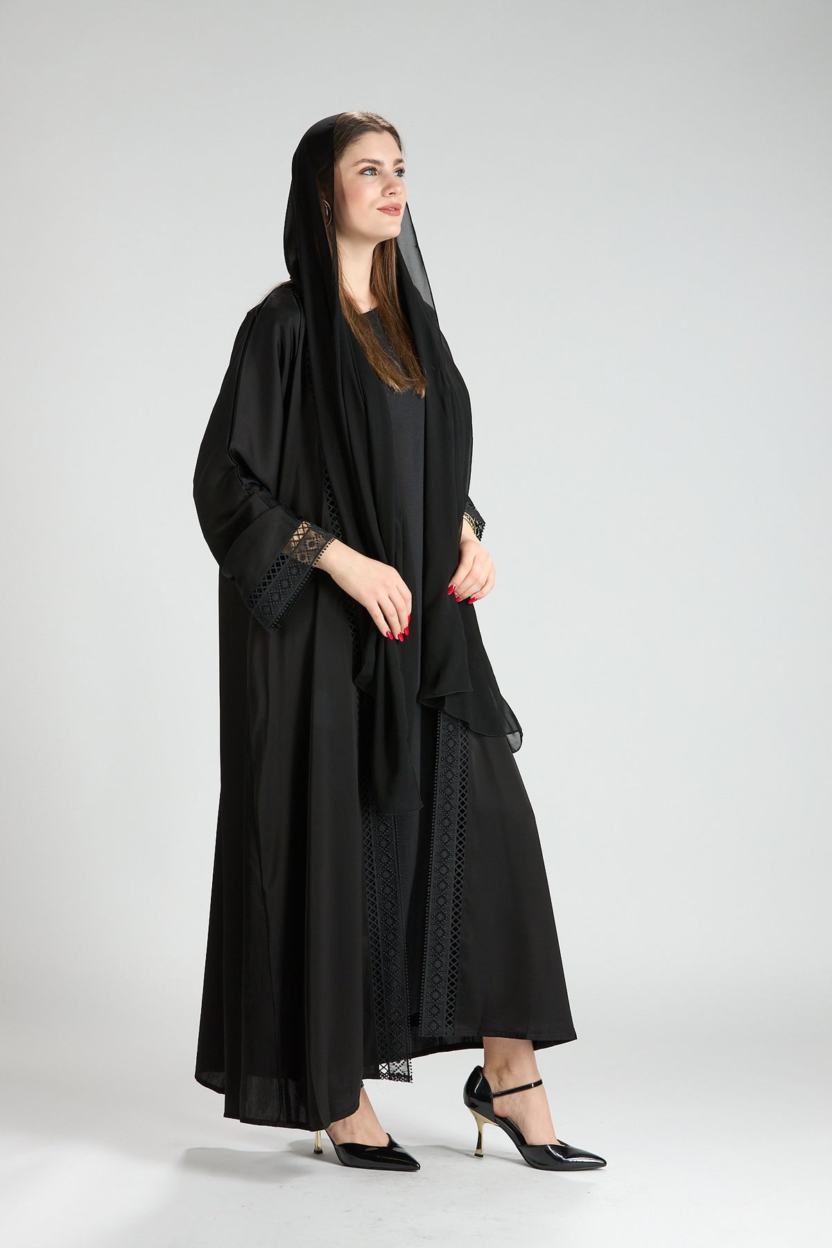 Renad Black Embroidered 3-Piece Abaya