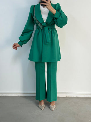 GREEN BEADED COLLAR W TIE WAIST TWO PIECE SUIT